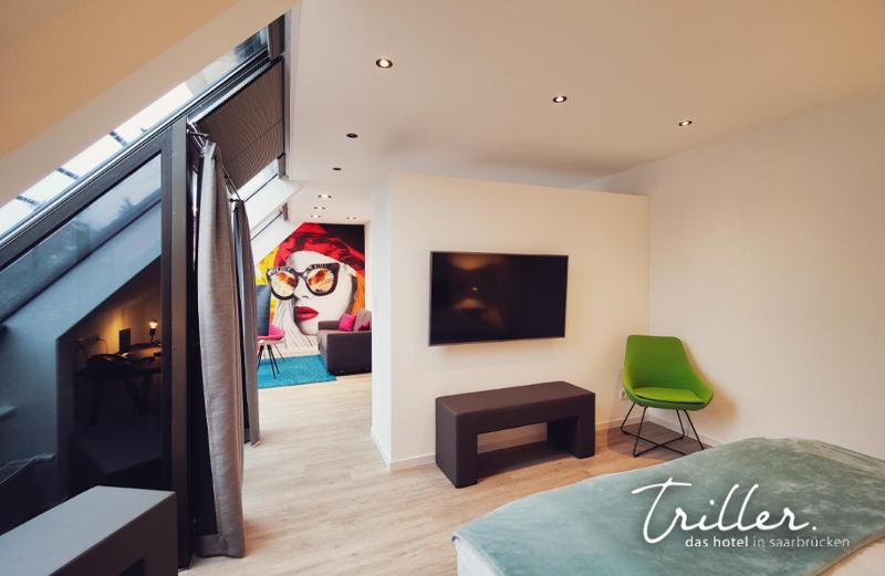 King Room with Balcony image 3