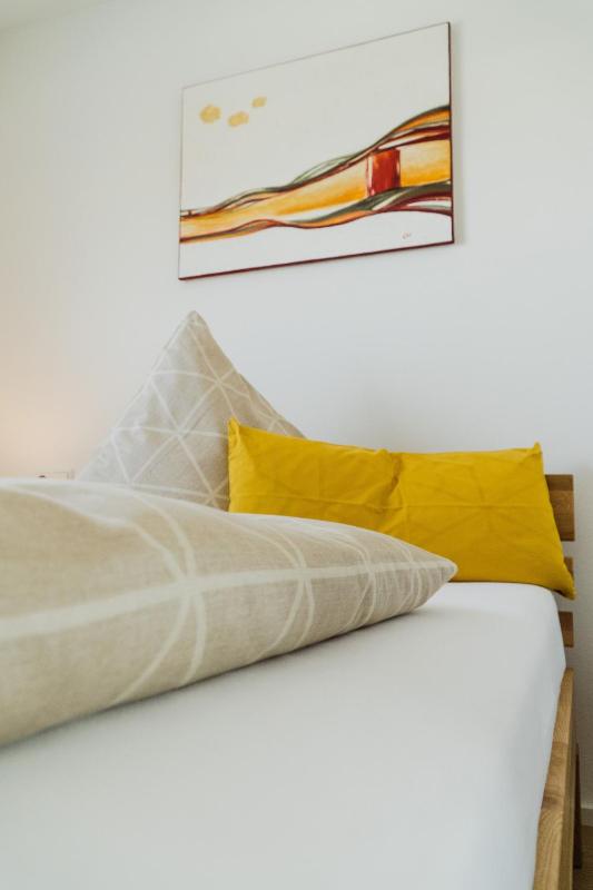 One-Bedroom Apartment image 4