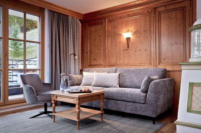 Superior Double Room image 3