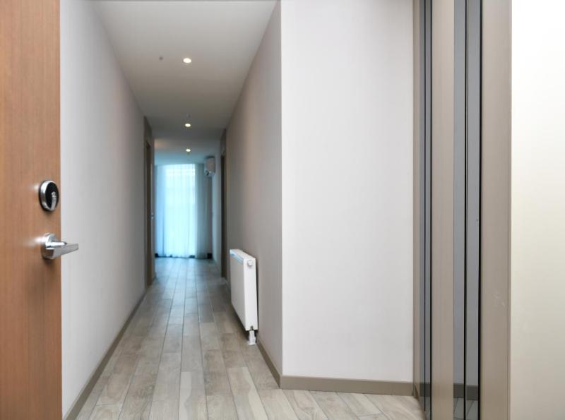 Spacious Four Bedroom Apartment image 3