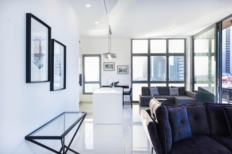 Spacious 3BR Close to Rothschild with MAMAD by HolyGuest - image 5