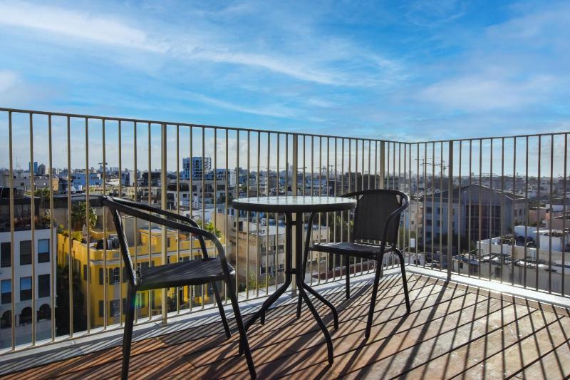 Spacious 3BR Close to Rothschild with MAMAD by HolyGuest - image 16