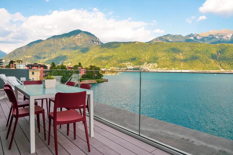 Lakeview Motta Penthouse in Melide - image 27