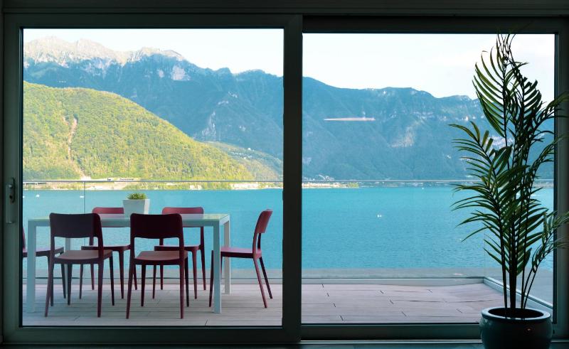 Lakeview Motta Penthouse in Melide - image 13