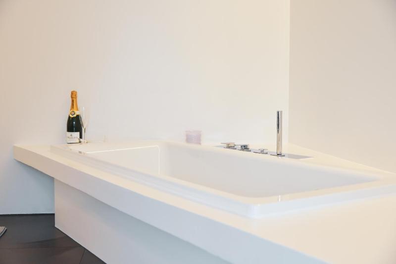 Lakeview Motta Penthouse in Melide - image 31