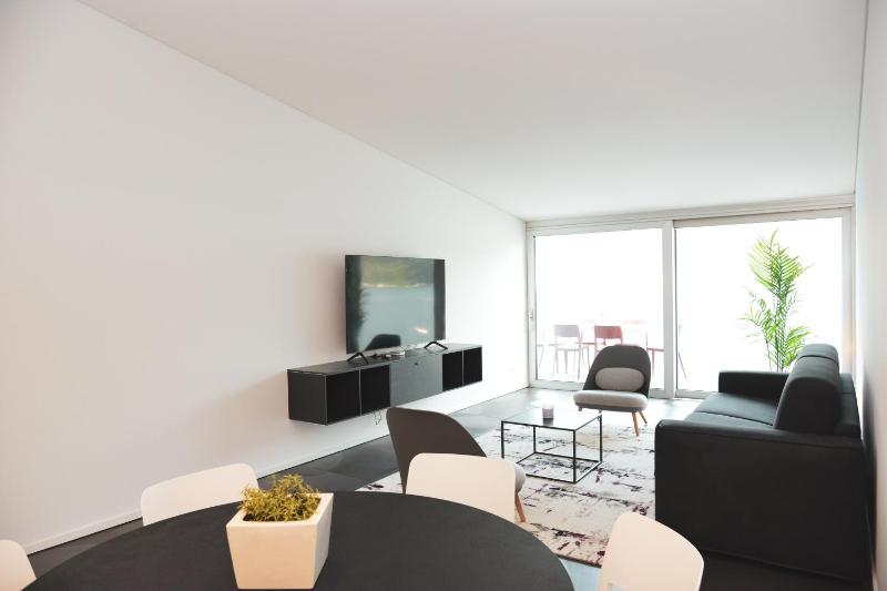 Lakeview Motta Penthouse in Melide - image 35