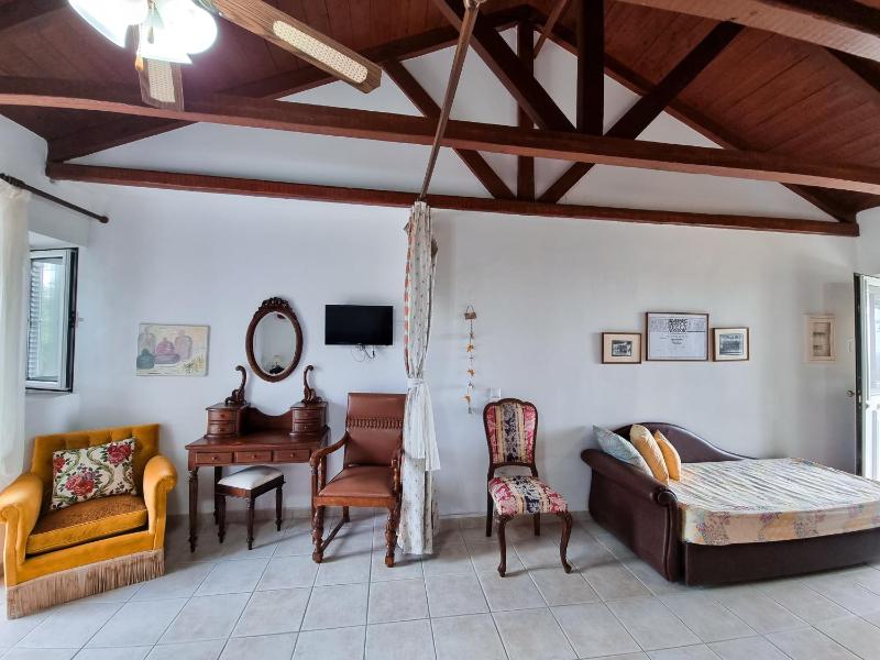 Studio with Sea View image 2