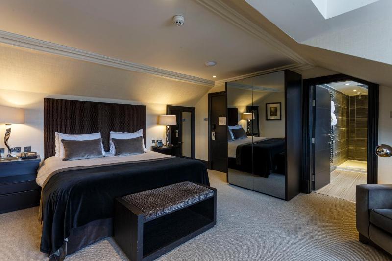 Club Room image 2