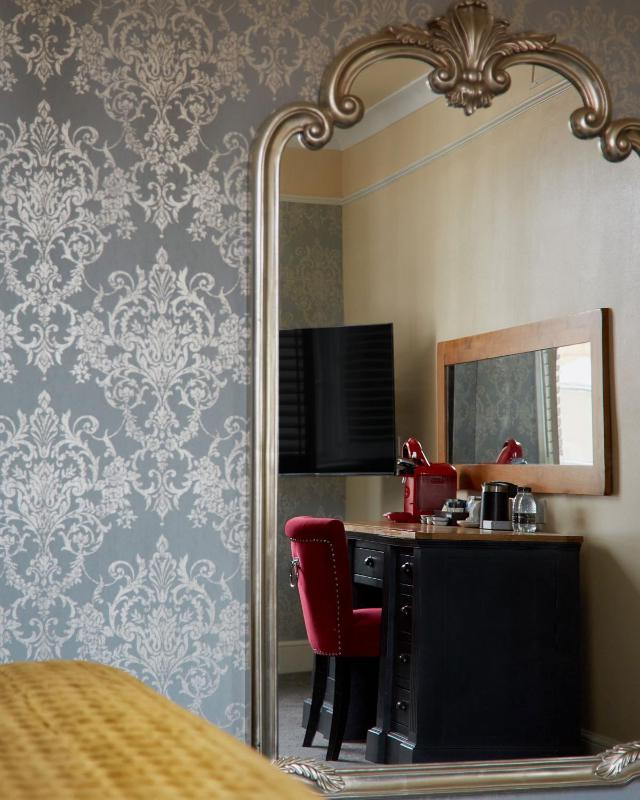 Junior Suite image 2