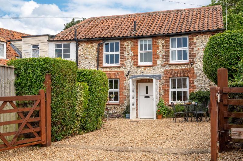 Lifeboat Cottage by Big Skies Cottages Images