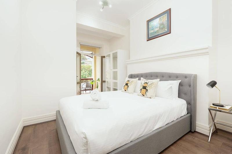 One-Bedroom Apartment image 3