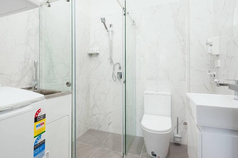One-Bedroom Apartment image 2