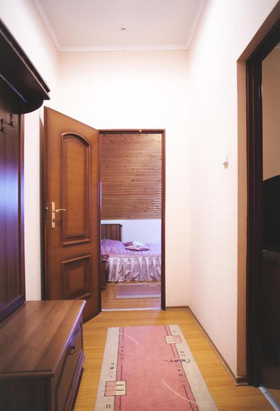 Family Room image 3