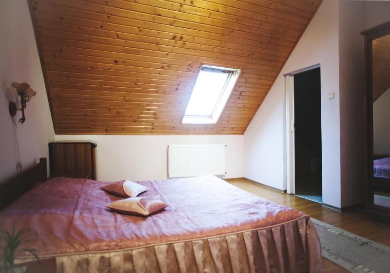 Family Room image 2