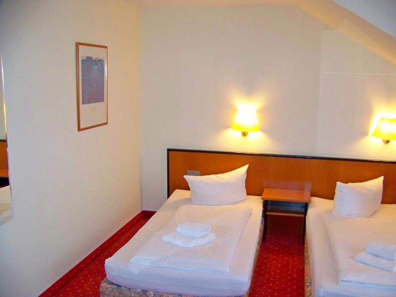 Comfort Business Double Room image 3