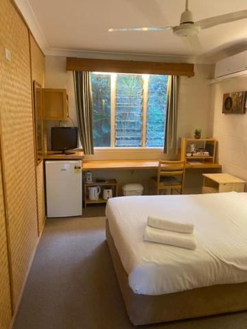 Tallow Beach Motel - image 4
