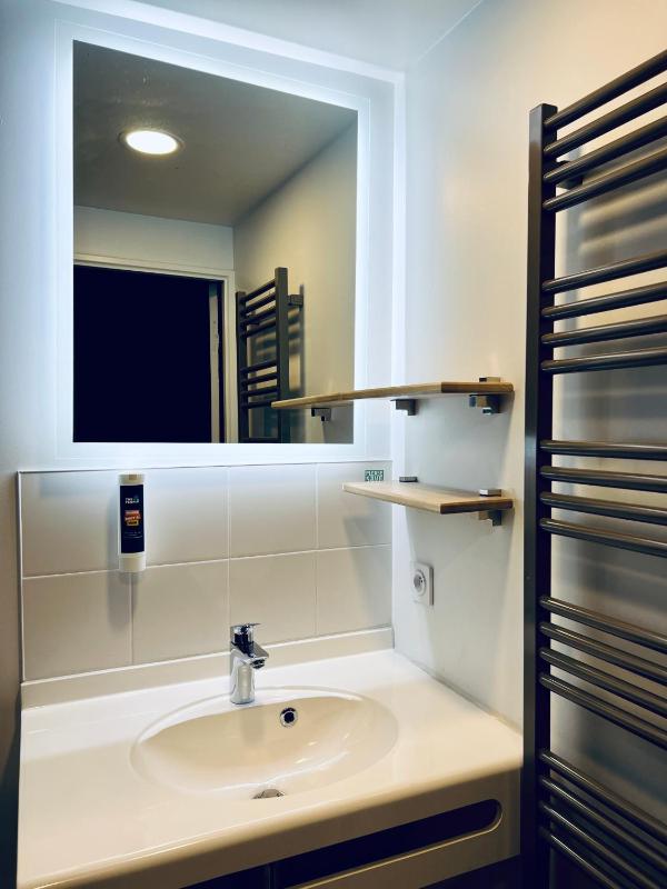 Double or Twin Room image 3