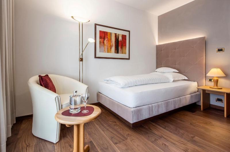 Single Room image 1
