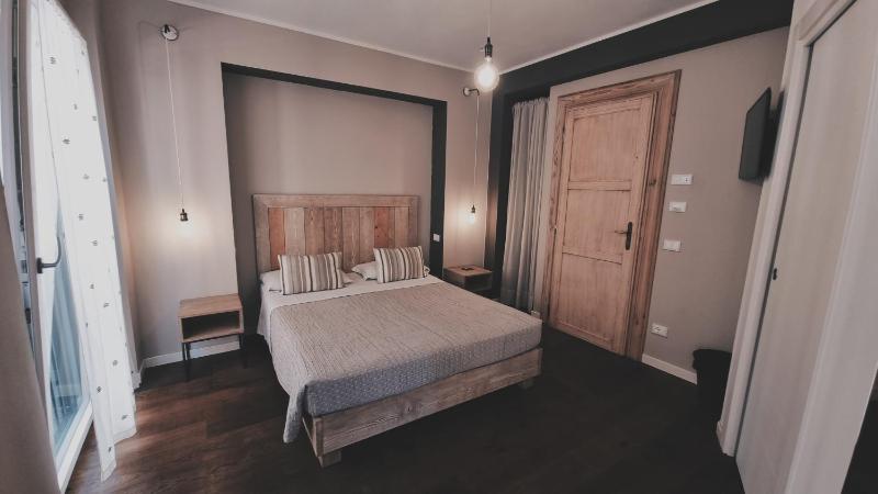 Superior Double Room image 1