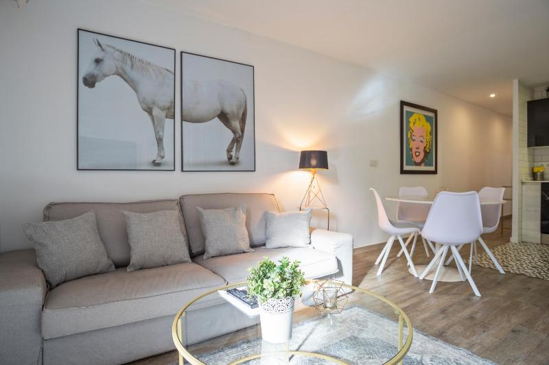 Superior Apartment with Balcony G53 image 4