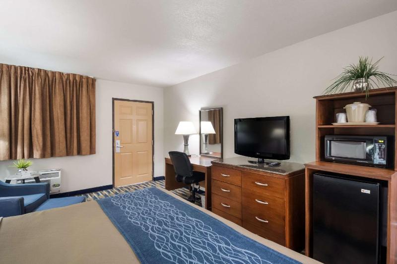 King Room - Non-Smoking image 4