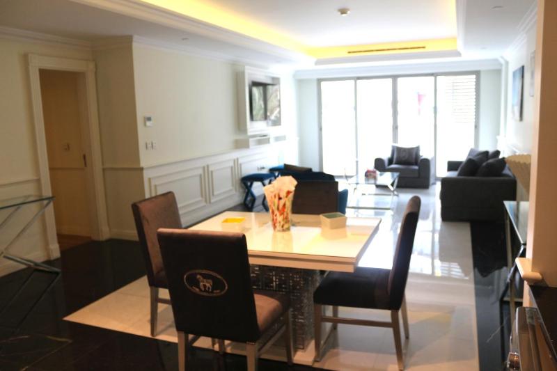 Versace Tower Luxury Suites - Downtown - image 15