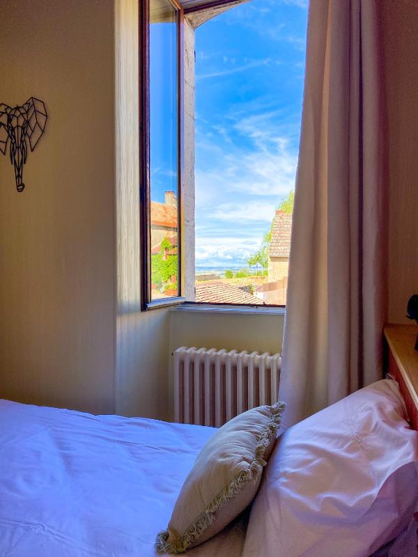 Deluxe Double Room with Bath image 2