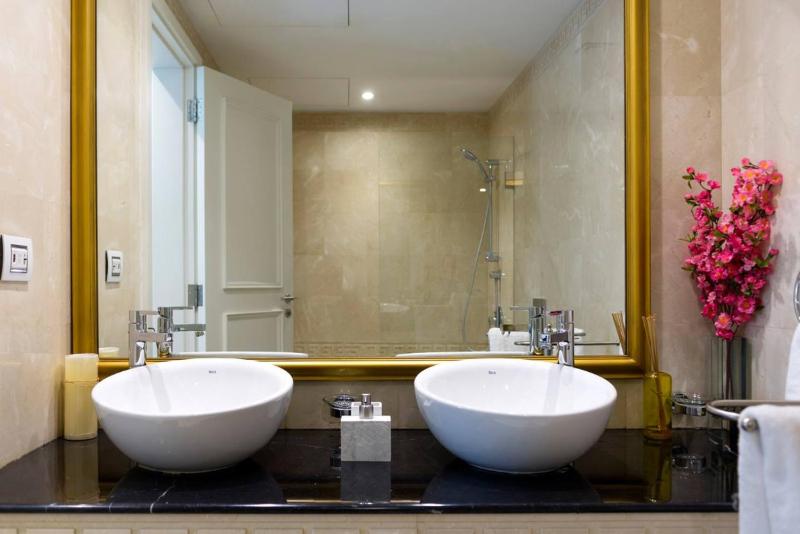 Versace Tower Luxury Suites - Downtown - image 9