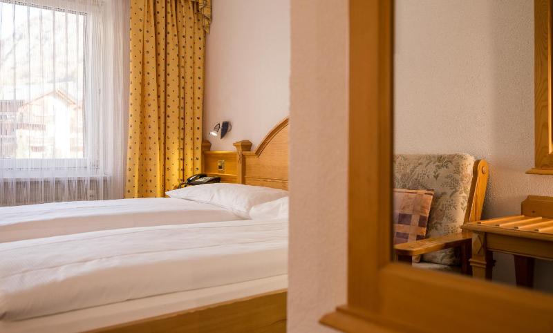 Double Room image 4