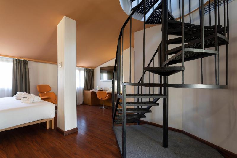 Double Room with Terrace image 4