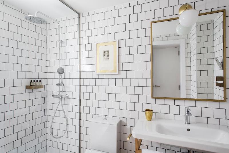 Superior Double or Twin Room image 4