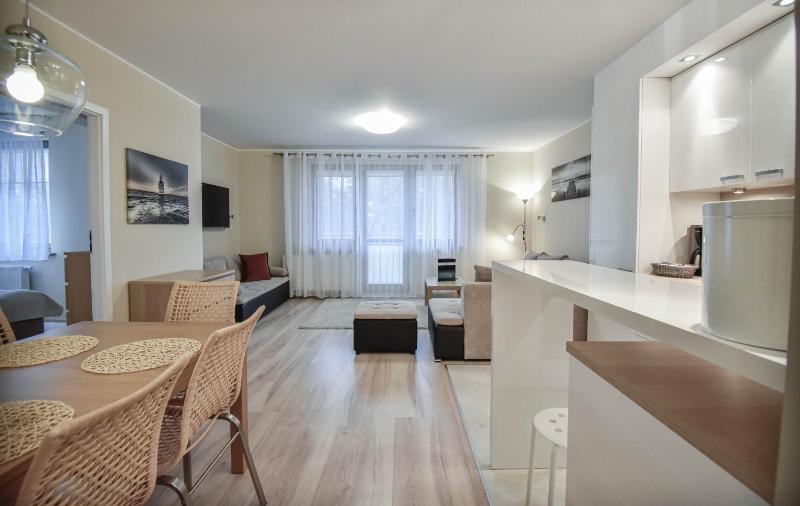 Apartamenty na Wyspie - Zdrojowa 18 - Apartament z sypialnią - Parking - image 3
