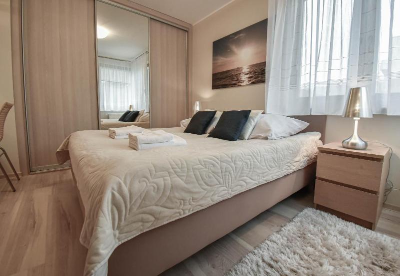 Apartamenty na Wyspie - Zdrojowa 18 - Apartament z sypialnią - Parking - image 23