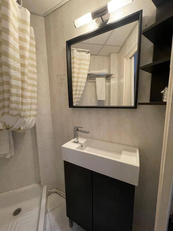 Single Room image 4