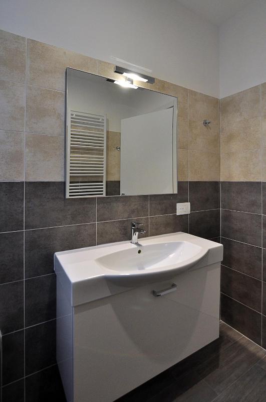 Three-Bedroom Apartment with Balcony image 2