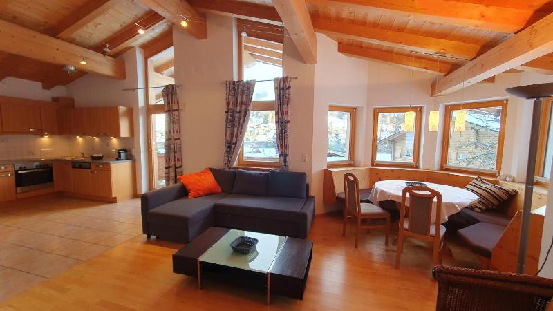 Deluxe Apartment image 1