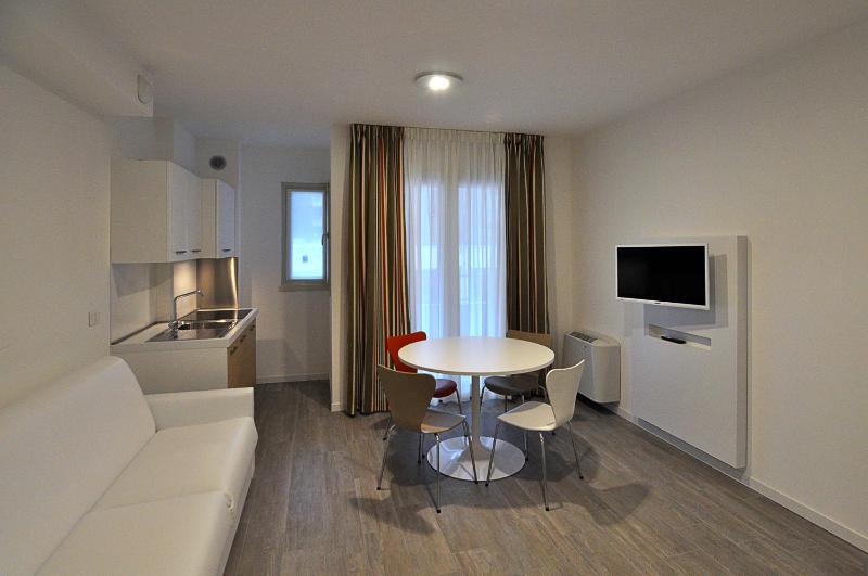 One-Bedroom Apartment image 1