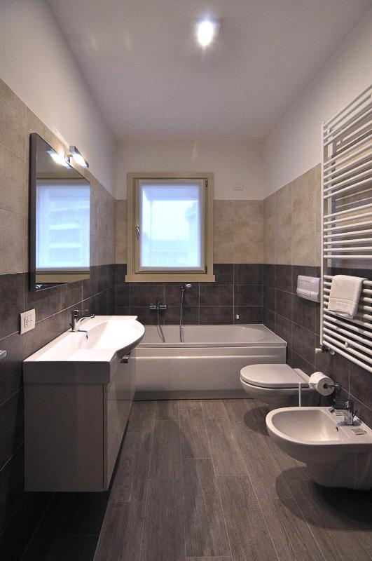 Three-Bedroom Apartment with Balcony image 3