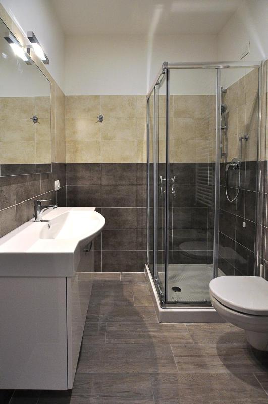 Three-Bedroom Apartment with Balcony image 1