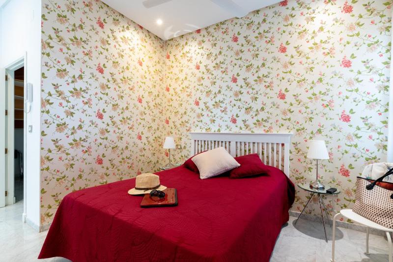Sevilla Central Suites Apartamentos Puerta Jerez - image 14