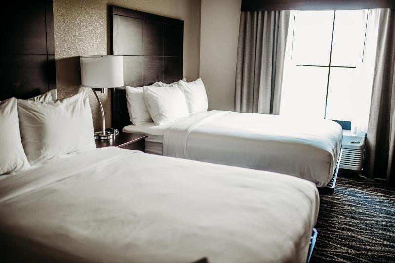 Queen Room with Two Queen Beds image 1