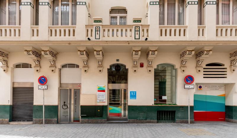 Sevilla Central Suites Apartamentos Puerta Jerez - image 4