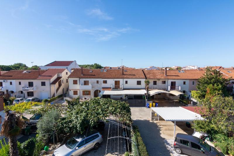 One-Bedroom Apartment with Terrace image 2