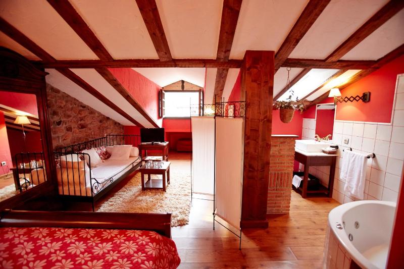 Junior Suite with Spa Bath image 2