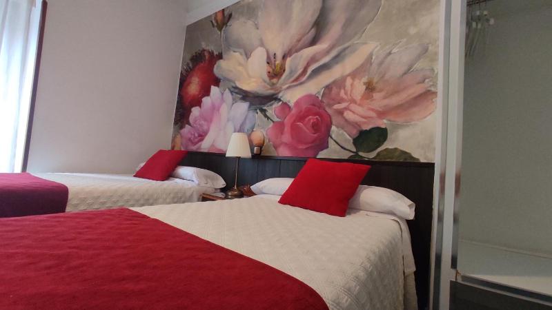 Hostal Bruña Paseo del Prado - image 9