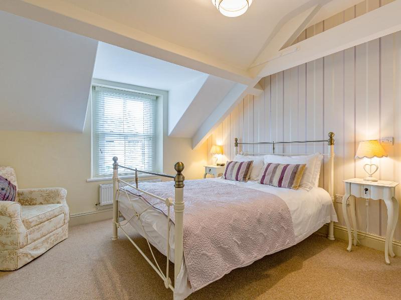 Oak House - image 14