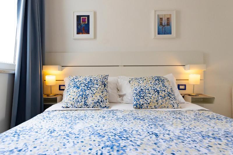 Double Room with Patio image 1