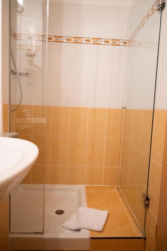 Quadruple Room with Balcony image 3