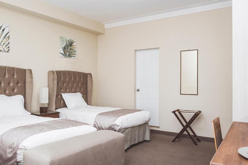 Hostal Lirium - image 4