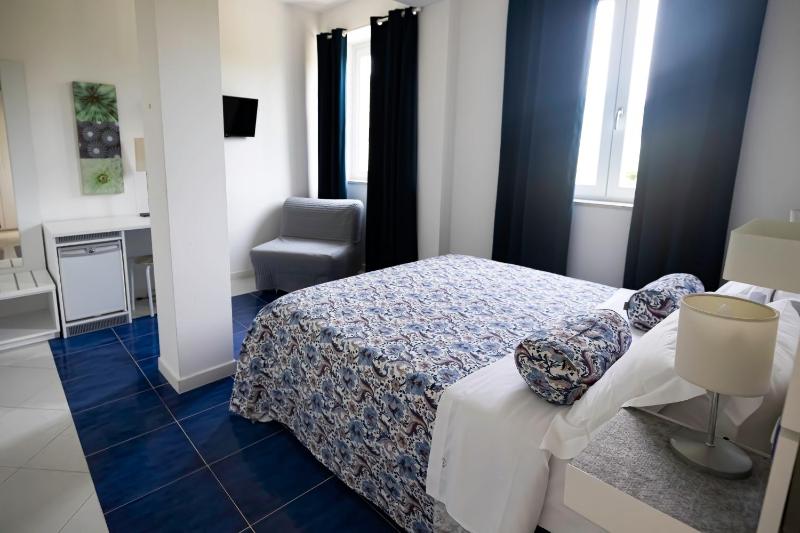 Double Room image 1